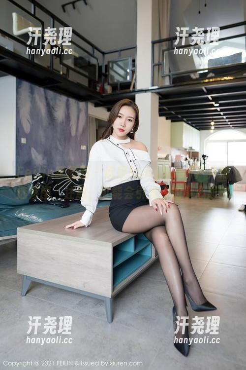 Feilin嗲囡囡 - 欣欣Rubybaby户外精选套图，注意，可能会引发你的小心思哦