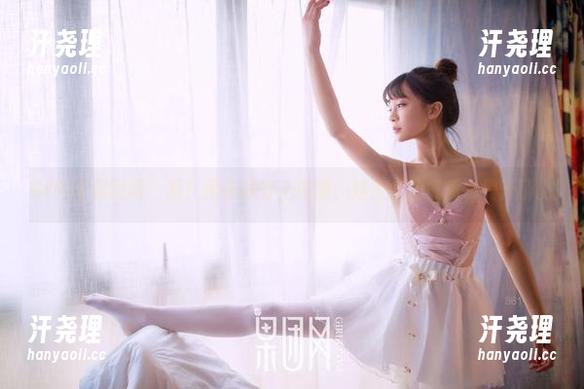 GIRLT果团网 - 看！何嘉颖穿上和服，连壁纸的气质也提升了。