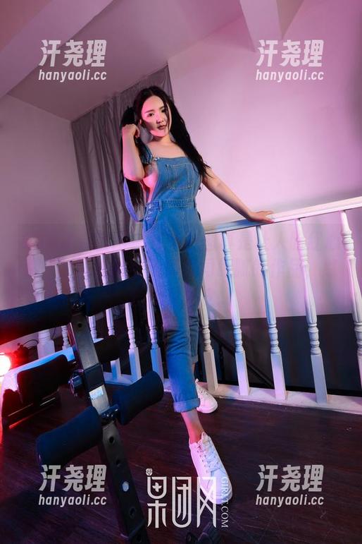GIRLT果团网 - 这张原图真是让人脸红心跳，王语纯的可爱感如同细腻的作品，悠长却又俏皮。
