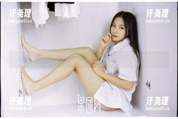 GIRLT果团网 - 通灵儿空姐：撮合高清写真，美到疏离的那种。