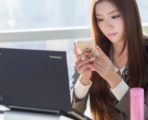 IMiss爱蜜社 – 原图来啦！乐乐Mango的私拍泳衣系列，它们在水面上漂浮，我的意识却在飘荡。
