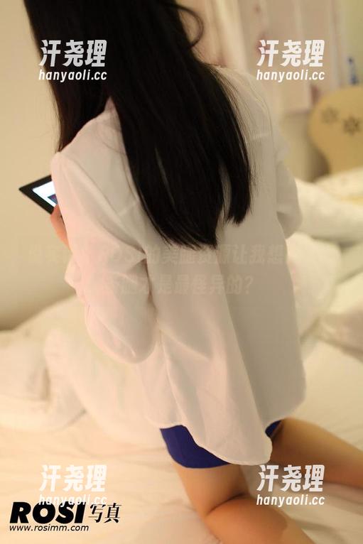 说实话，ROSI的美腿资源让我想问，哪条腿才是最怪异的？