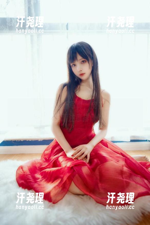 Shika小鹿鹿最新写真，皮衣加身，风驰电掣里请注意排队哈～