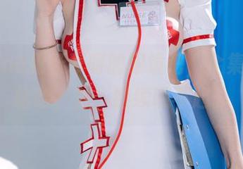 收藏Tina很妖孽呀的眼镜吧，全集下载，哈哈，对，继续瞧不起。