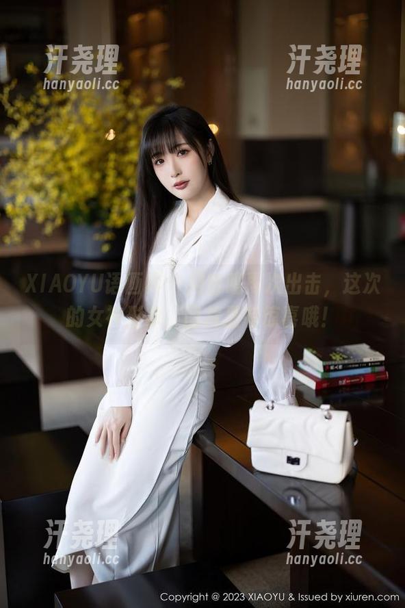 XIAOYU语画界 - 月音瞳再次出击，这次的女神形象，图片里有惊喜哦！