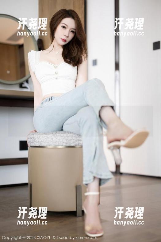 XIAOYU语画界 - 原图中的杨晨晨：私房空乘制服，怎能抵挡那微微的俏皮。