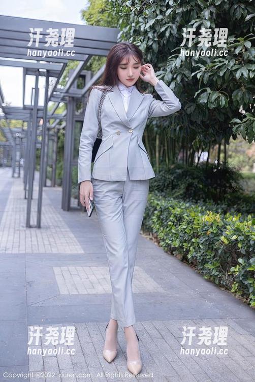 Xiuren秀人网 - 蕾丝呼唤：在线写真秀场里的MOON嘉依时刻