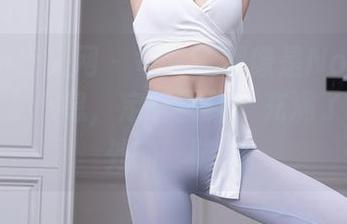 Xiuren秀人网 – 每一张都像是Nono酱私藏的少女气息，定制图集，充满了恰到好处的暧昧。