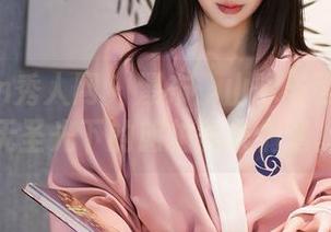 Xiuren秀人网 – 瀑布、山脉与可可芝：无圣光下的旅拍图集偶遇。