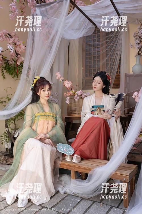 Xiuren秀人网 - 分享：奶芙乔乔的毛衣原图，怎么说，痕迹好像很多…