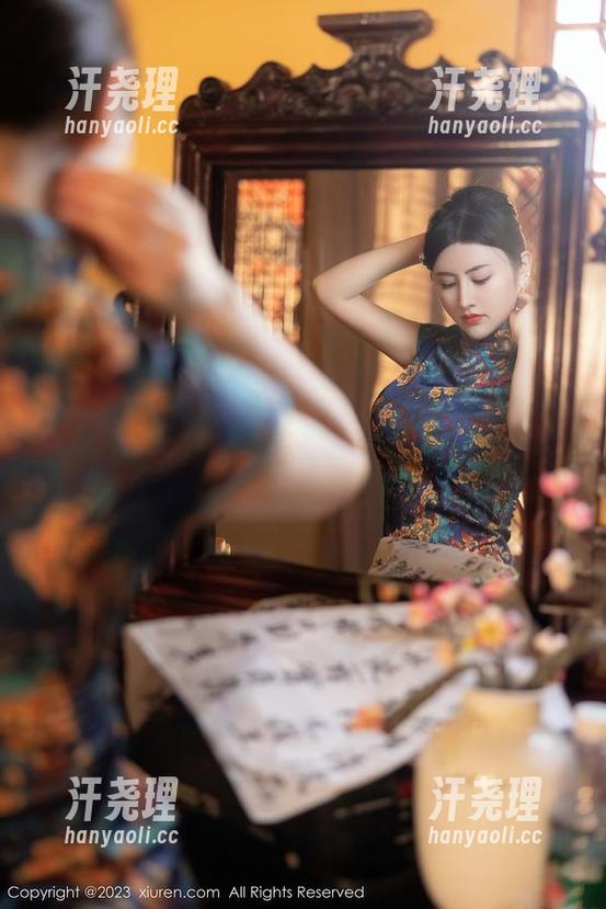 Xiuren秀人网 - 小茶茶tea的女仆美图，妆容精致、舔屏指数满分！