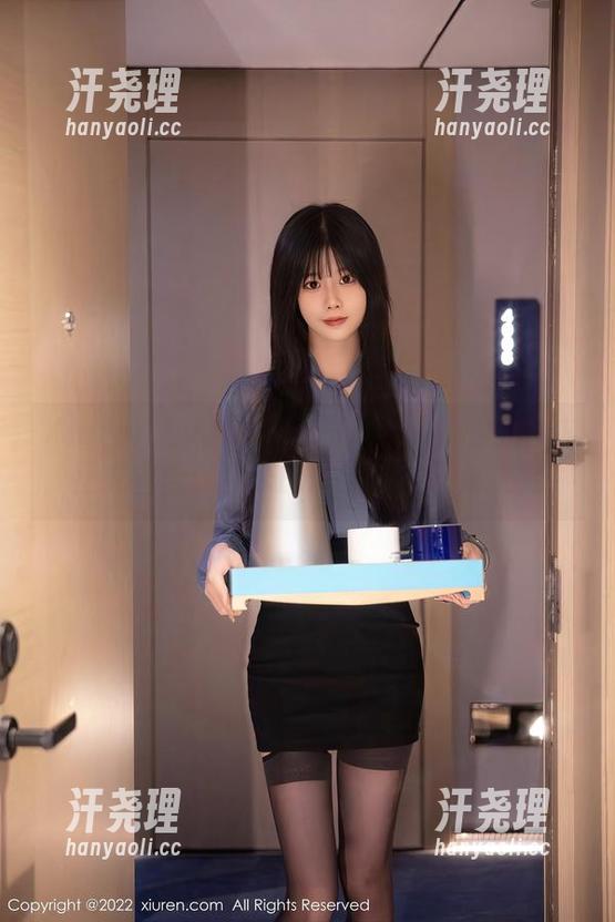 Xiuren秀人网-果果Nikki Xiuren秀人网 - 果果Nikki和她的网袜,正式宣告:今天的潮流由袜子来决定!