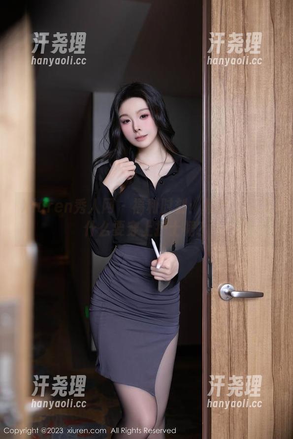 Xiuren秀人网 - 福利时刻：模特悦悦为什么要穿上护士裙？