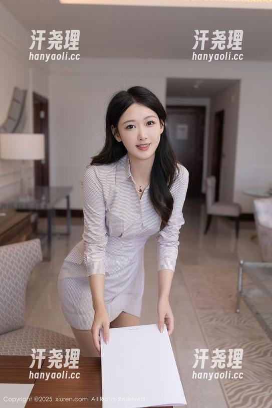 Xiuren秀人网 - 她的女王风范，沈佳熹在定制图集里演绎得淋漓尽致，真想也当个女王。