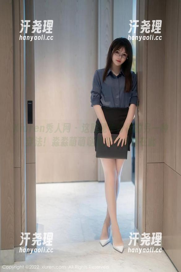 Xiuren秀人网 - 这就是牛仔裤的另一种穿法！淼淼萌萌哒的美图合集在此