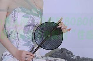 Xiuren秀人网 – 当熊吖BOBO化身女仆，意识到家务活也能很“性感”！