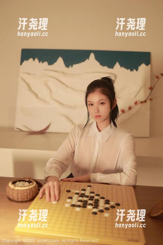 Xiuren秀人网 - 打开爱酱里的图集，发现毛衣不仅仅是件衣服