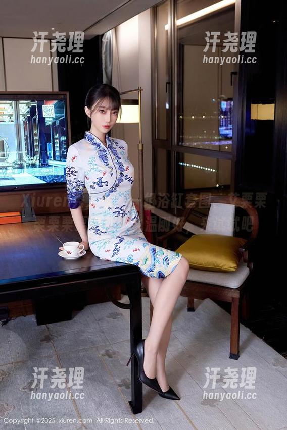 Xiuren秀人网 - 一组浴缸套图，艾栗栗栗栗栗栗吖觉得水温刚好，来试试吧