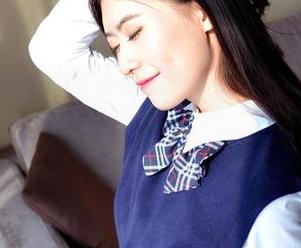 pans – 微妮的女王写真集更新，我就在想，她会不会也像女王一样暗藏杀手锏。