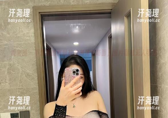 微密圈 - 不爱笑的赛琳花嫁游荡名场面，图片福利无人可挡！