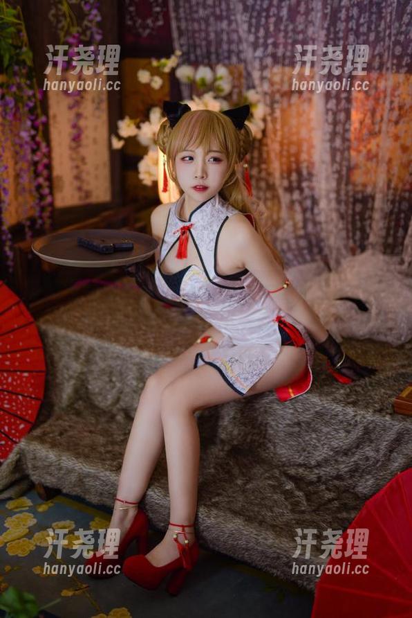 穹妹运动服定制，二佐Nisa让你明白，运动也能时髦出天际！