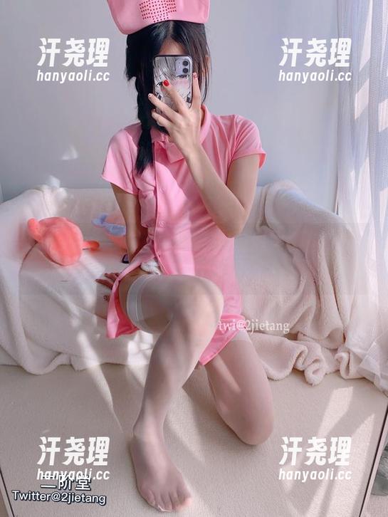 你敢相信二阶堂宅绘子的圣诞写真能做成高清壁纸？我个人不太信！