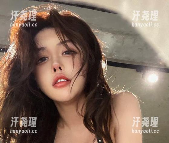微密圈 - 听说于芷晴的“图包”能让你跨越办公气氛，开启轻松模式！
