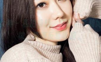 克拉女神 – 私拍特辑，关于芊芊和她的丝袜，值得反复琢磨。