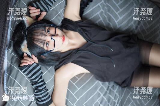 原图驾到！兔玩映画的制服背后藏着怎样的小心思？黑丝来打卡哦。