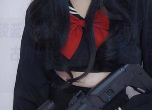 这里有淡蓝衣的清新气息，还有白袜的软糯触感，古川kagura的免费图片快让人乐开怀！