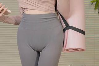 咬一口兔娘最新作品，居家甜妹，给你不一样的串场体验！