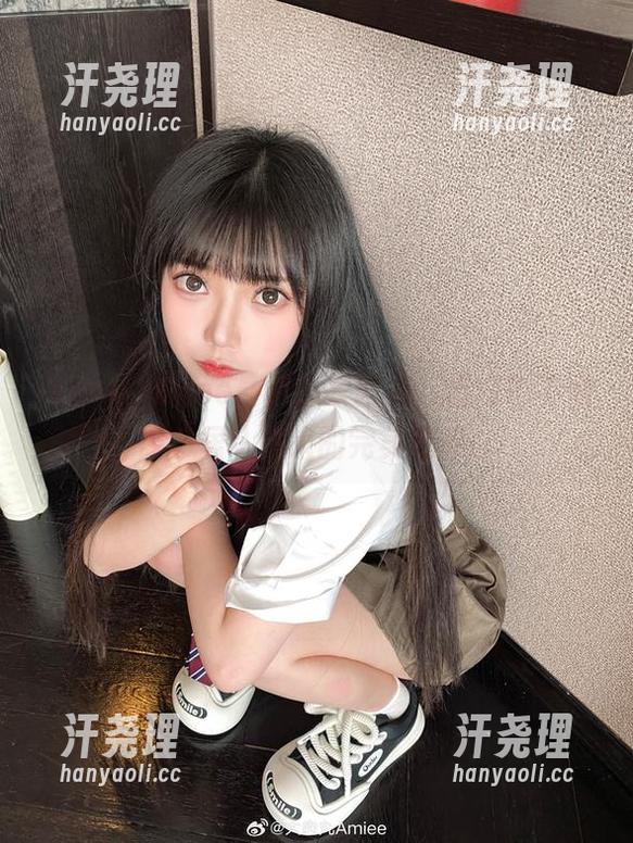 大肉丸Amiee最新睡衣图集，出门也不怕被邻居认出来的完美选择！
