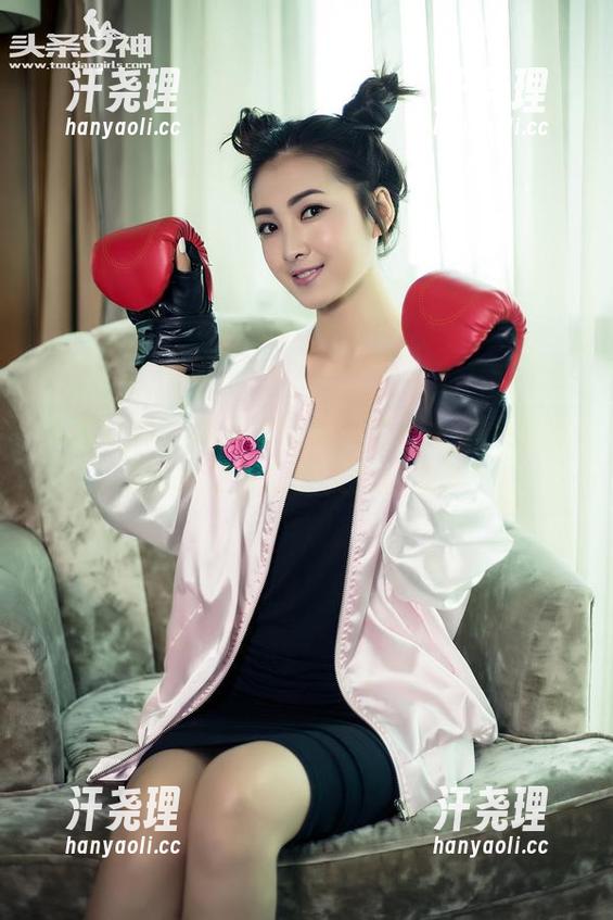 头条女神 - 免费牛仔裤大赏——刘雨露的美图真让我想加入她的衣柜！