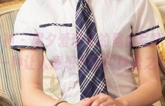 头条女神 – 周夕爱带来的黑白写真，展现了一种让人意想不到的静谧之美。