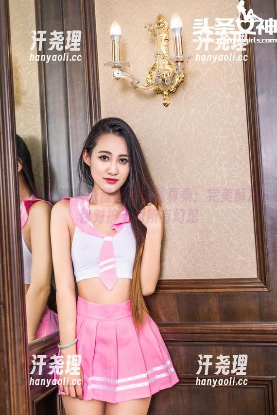 头条女神 - 张蓝欣护士写真集：完美解决你对护士的所有幻想