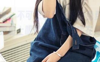 头条女神 – 不可思议！语溪的免费原图，穿着制服加上眼镜，这结合实在是天然呆！
