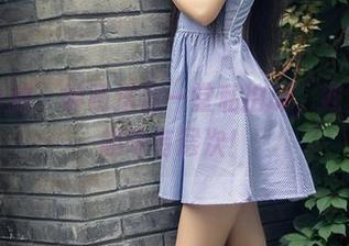 头条女神 – 钟晴送你一堂私拍课，教室里的趣味有层次！