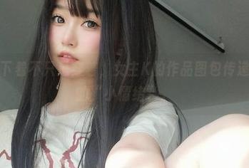 大人の下着不只是穿着，女主K的作品图包传递了更多的“小情绪”。