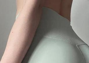 微密圈 – 究竟宝儿茹171的契机在哪里？来看她这个失控的套装写真！