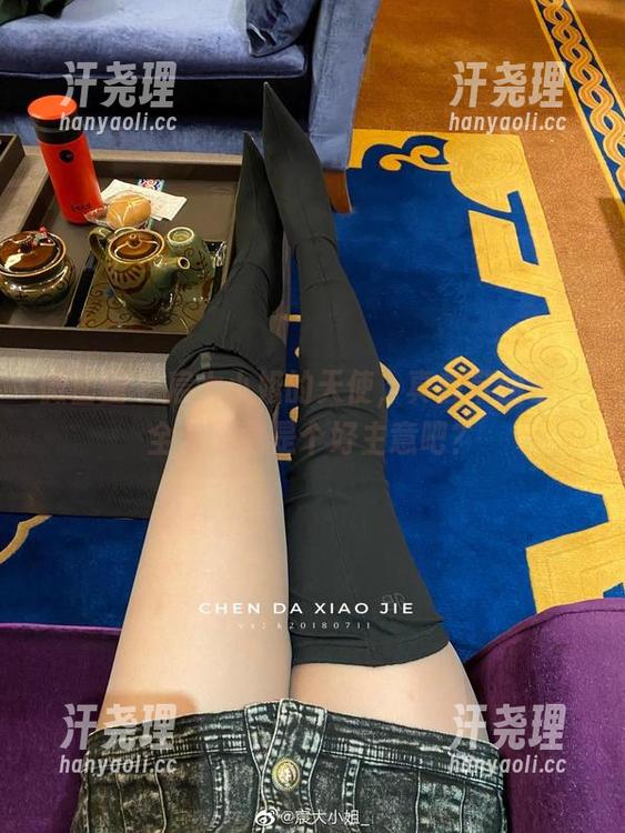 微密圈 - 宸大小姐的天使，真想带回家，全套下载是个好主意吧？