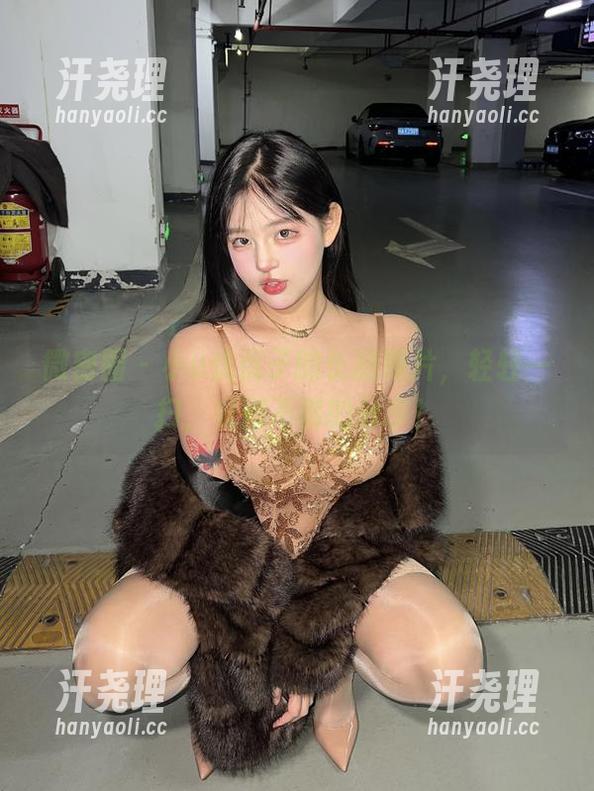 微密圈 - 小u优优子的长腿照片，轻轻一扫，觉得不够的分享！