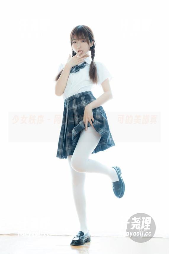 少女秩序 - 网盘下的幻想：晞可的美脚真心不一般