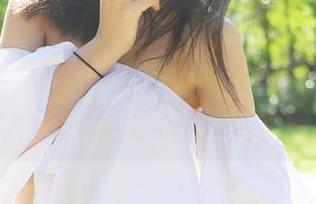 尤蜜荟 – 看Emily尹菲穿毛衣的正确姿势，这组福利图集我赞了。