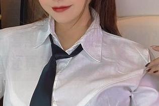 微密圈 – 套图享受：黑丝制服的张思允，私拍得还真有种想撕开屏幕的冲动…
