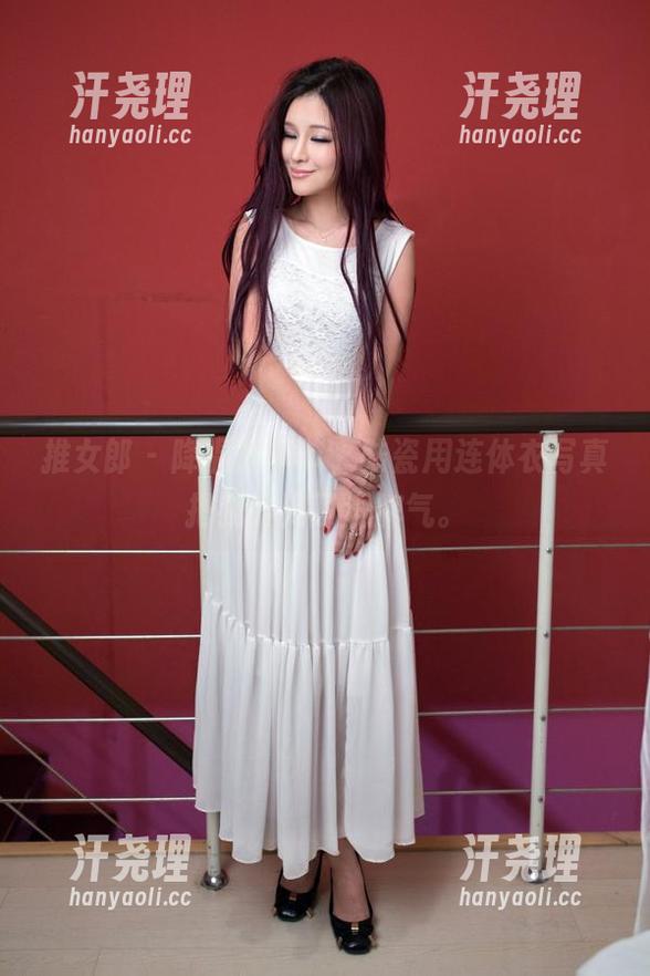 推女郎 - 降温的季节，陆瓷用连体衣写真把我暖到了没脾气。