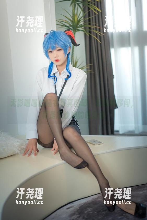 无影喵喵 无影喵喵的睡衣写真图册,思维飘移间,真是想偷她的晚安曲