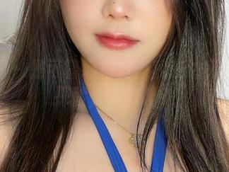 微密圈 – 是可馨耶写真：我在油亮曲线上探险，你敢吗？