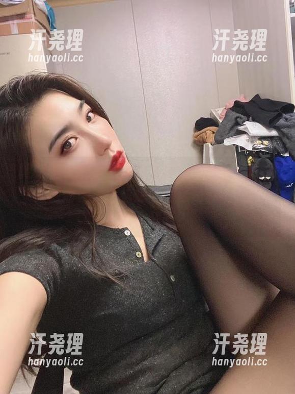 微密圈 - 私房里，林子琳喵的图集，让人一边做瑜伽，一边想：她这是要给我开个私人课程吗？