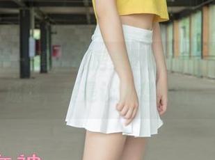 梦丝女神 – 呜，私房美图的小茶，内在纯成谜，真是让人想探讨。