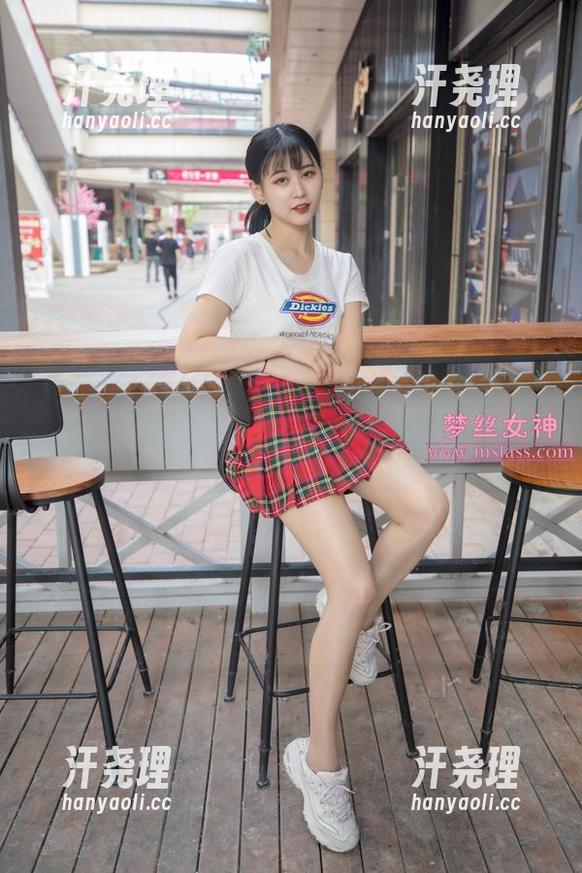 梦丝女神 - 晓晓在粉色的冒险里，美图下载好奇心满满